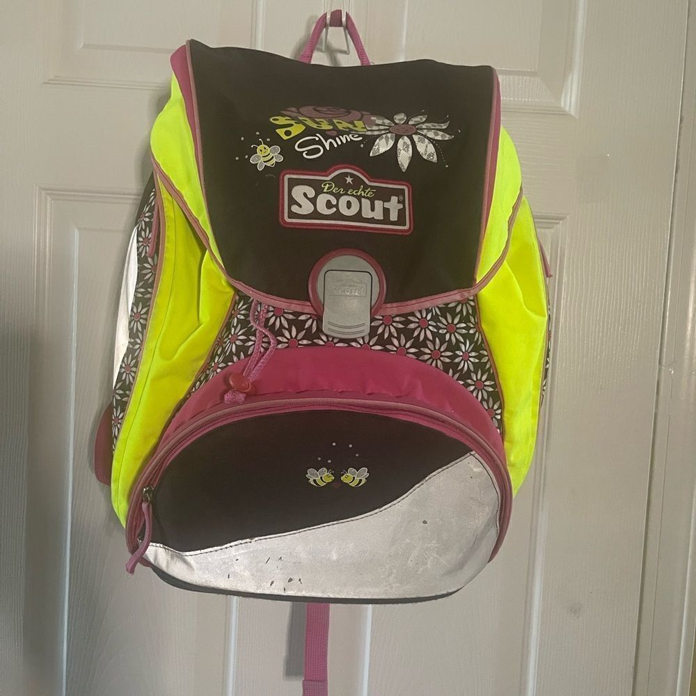 Derechte Scout Alpha Ergonomic Schoolbag Germany  Neon green & Pink Backpack